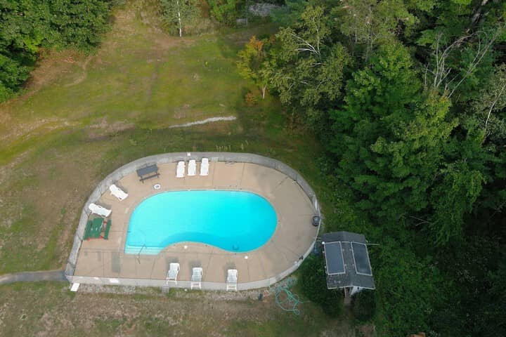 Pool 30 of 65