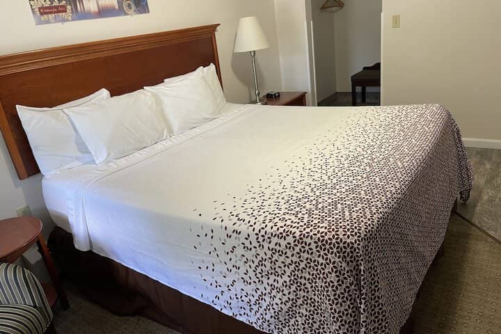Room 10 of 65