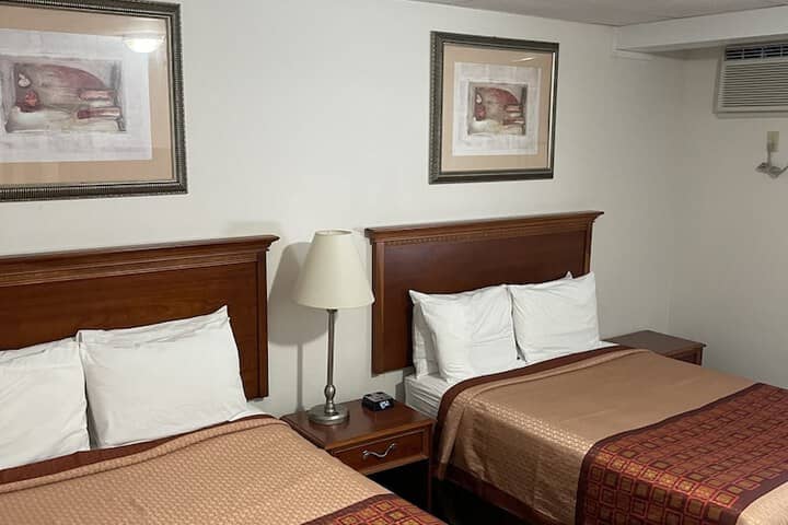 Room 13 of 65